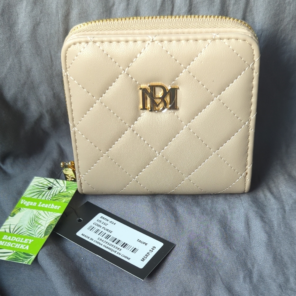 Badgley Mischka Beige Quilted Women's Coin Purse Wallett